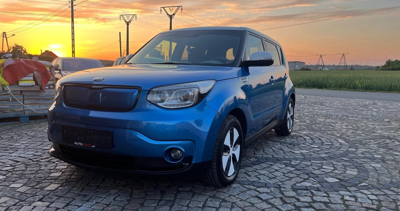 Kia Soul cena 31900 przebieg: 125000, rok produkcji 2015 z Prochowice małe 781